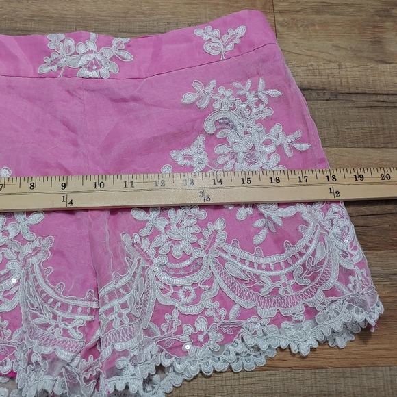 T.Lisa White Lace Shorts Pink Shorts Lace Bottom - Picture 9 of 10